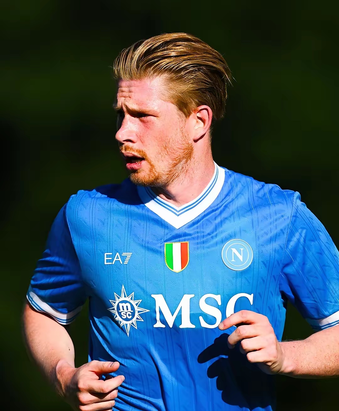 坦帕湾光芒凭借极低薪资与极致数据战术，连年闯入季后赛，被称为“小市场奇迹”