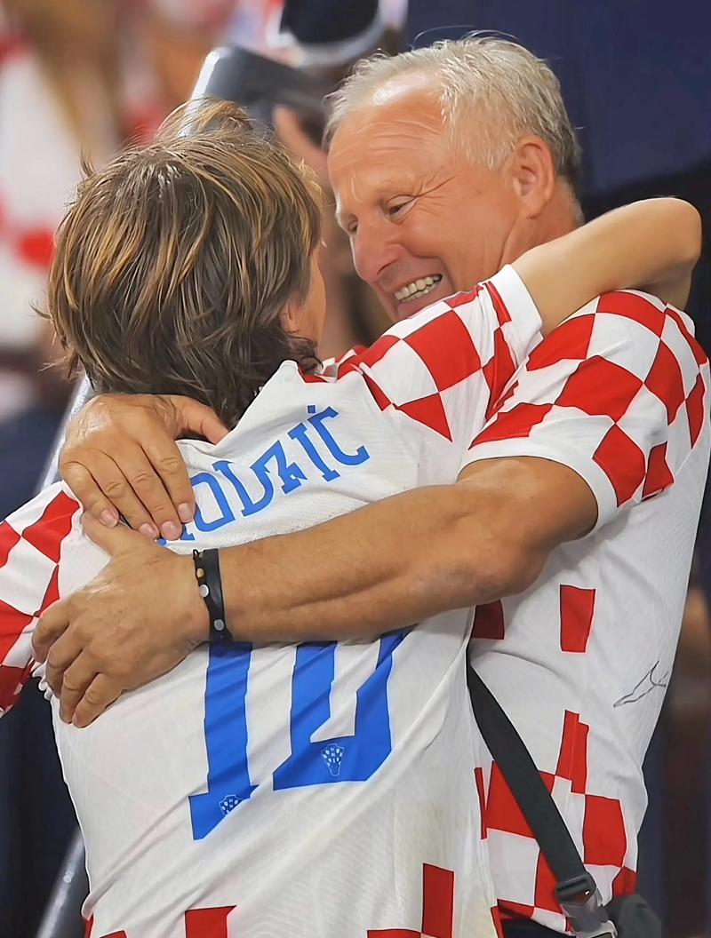 棒球界传奇人物、名人堂成员卢·布罗克逝世