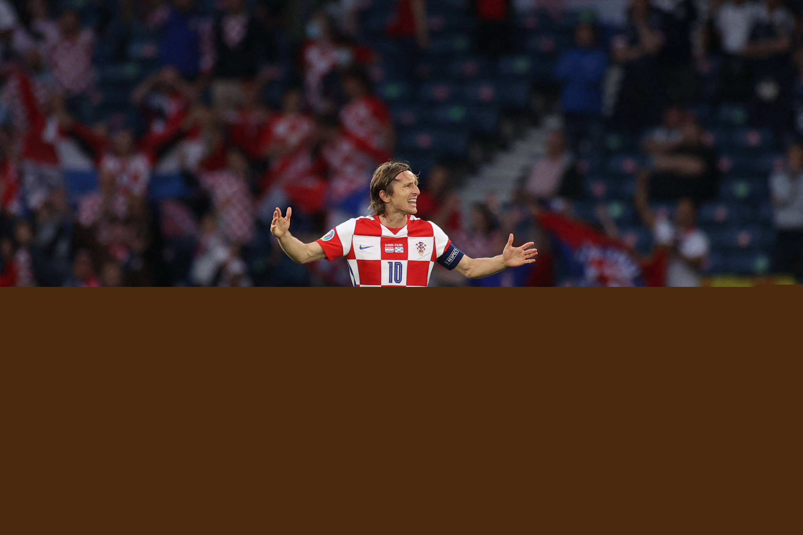 布朗50分平生涯纪录！快船惨败绿军无缘7连胜 小卡22分哈登两双