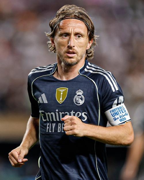 加拉塔萨雷高层炮轰土耳其足协：因遭裁判针对拒绝出席明日仪式