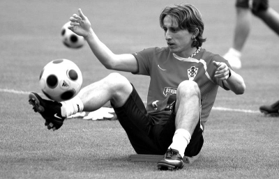 总分4-0双杀！迈阿密晋级8强：梅西92分钟破门，苏牙点射